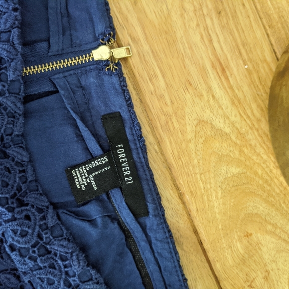 Forever 21 navy lace mini skirt - Picture 3 of 3